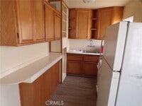 Building Photo - 845 E 6th St