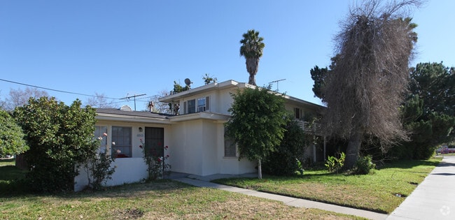 Primary Photo - 10401-10559 Edison Way