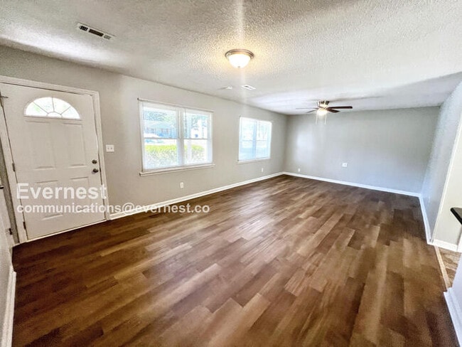 Building Photo - 14005 Glenview Dr SW