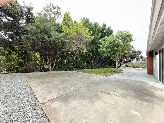 Building Photo - Charming Single Level in Carlsbad!