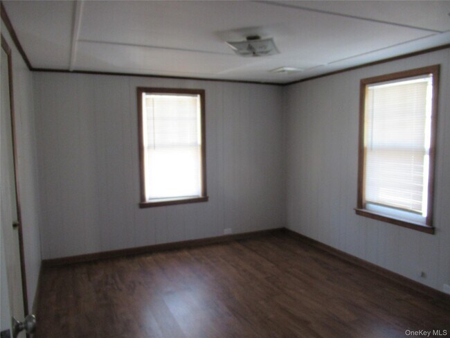 Building Photo - 26 Glass St