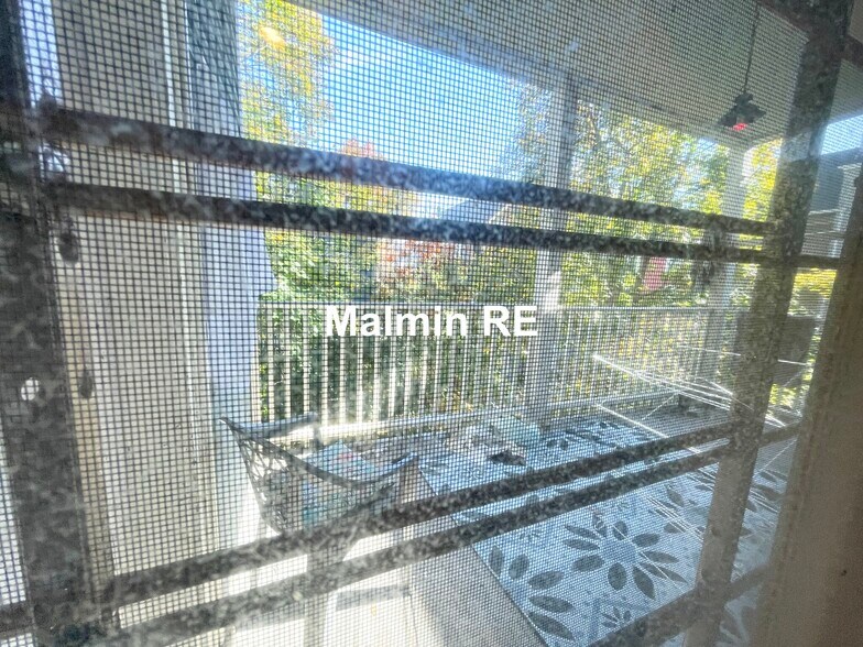 Building Photo - 10 Sachem St