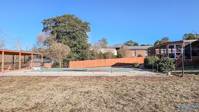 Building Photo - 1203 Governors Dr SE