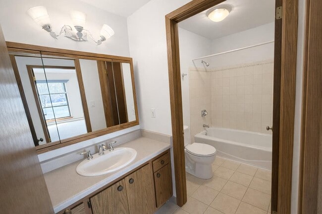 Building Photo - 1876 Haymarket Rd