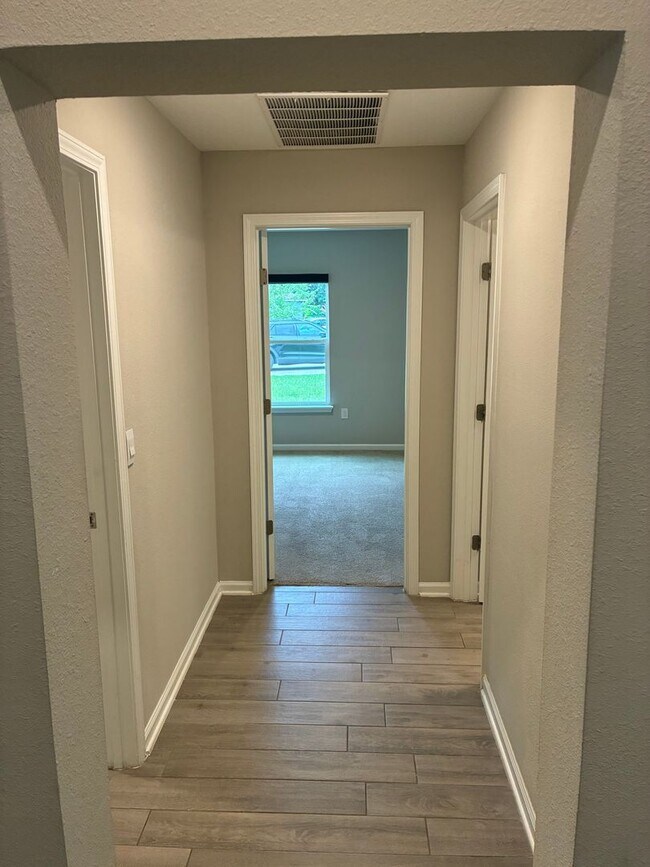 Building Photo - 107 Holm Pl