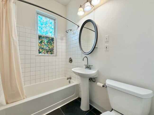 Building Photo - 514 Monastery Pl