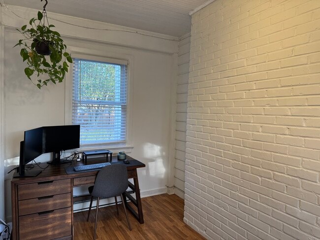 Building Photo - 5009 E Seminary Ave