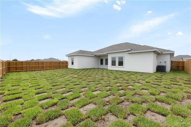 Building Photo - 113 Hope Dr