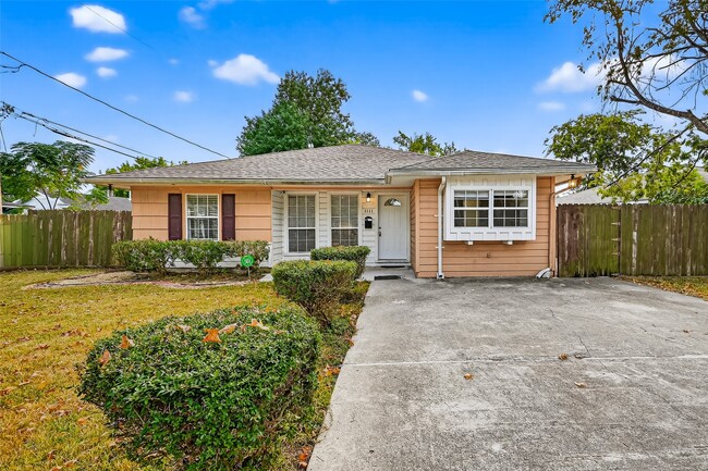 Building Photo - 1111 Choate Cir