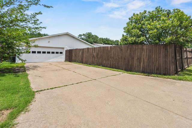 Building Photo - 1824 Chamberlain Dr
