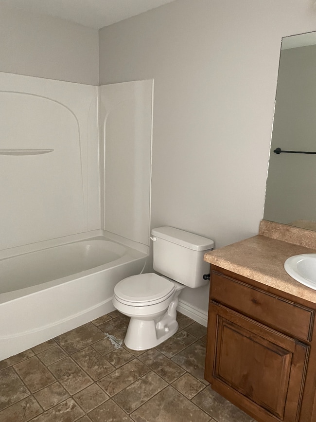 Building Photo - 14771 S Falkland Cove