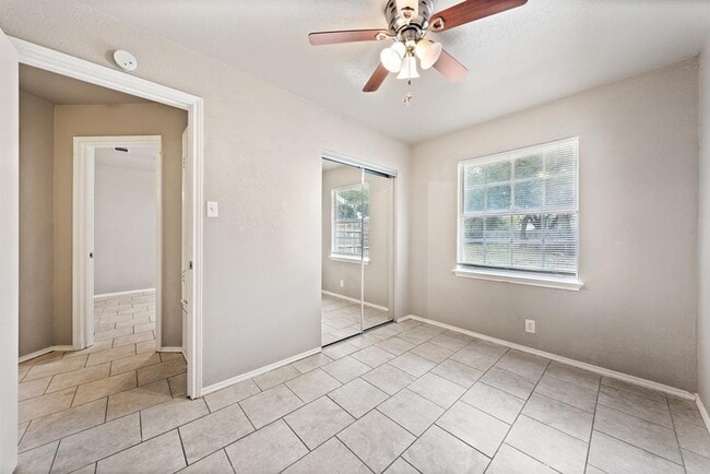 Building Photo - 10 Rawhide Cir