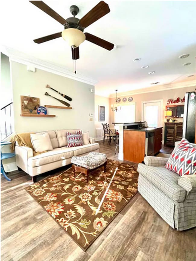 Building Photo - 3 bed/3 bath Furnished/Unfurnished