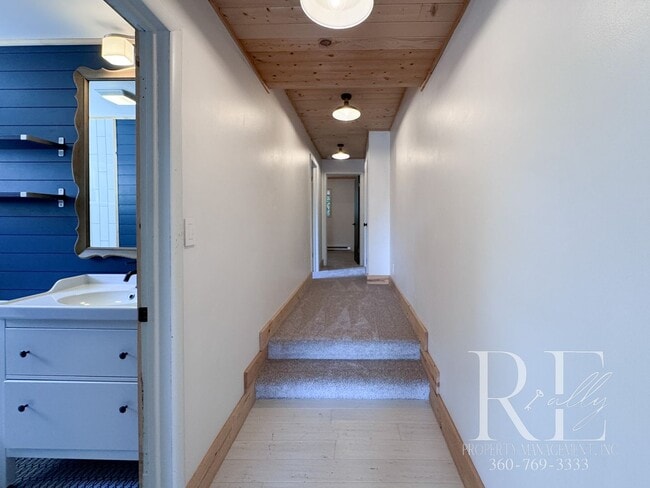 Building Photo - Chic Farmhouse Vibes in Charming Suquamish...