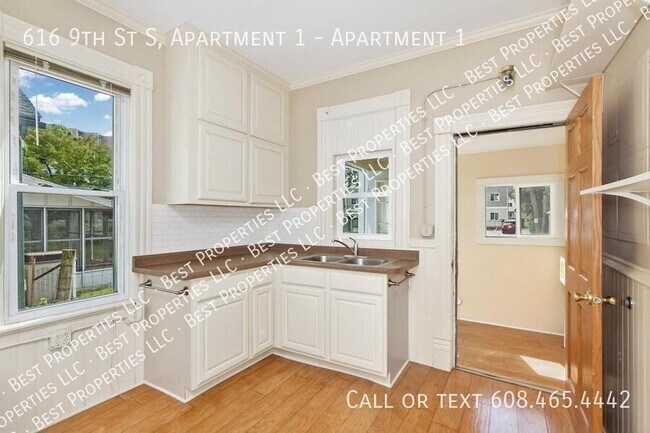 Building Photo - 616 9th St S