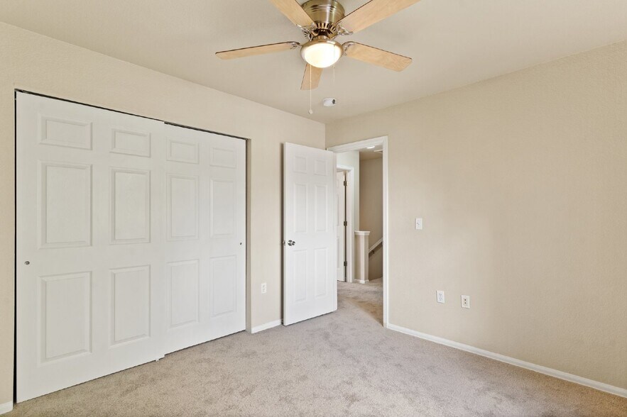 Building Photo - Move-In Ready 2-Bed Townhome with A/C & Fi...