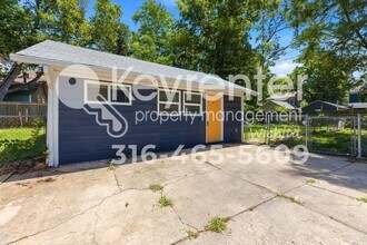 Building Photo - Cute 1 bedroom guesthouse in a great neighborhood, close to Wesley Hospital and local restaurants!