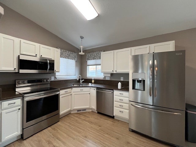 Building Photo - 4717 S Pointe Dr