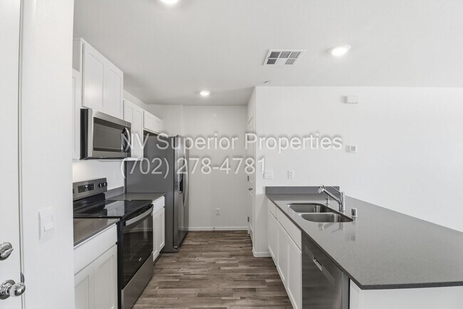 Building Photo - Aliante!! Never lived in!!! Gated!! Community Pool!!! Playground!! 2 Car Garage!! Tankless Hot wa...