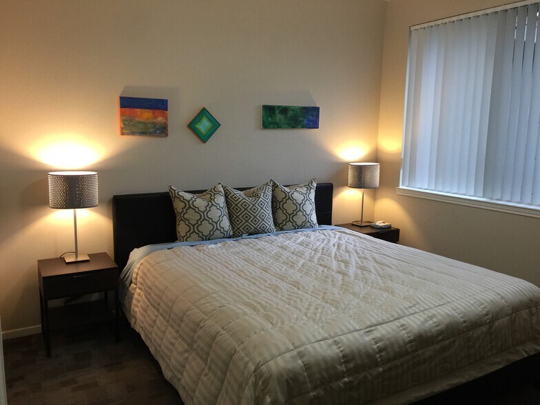 Building Photo - 7009 E Acoma Dr