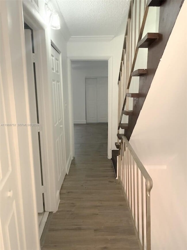 Building Photo - 4415 W 10th Ln