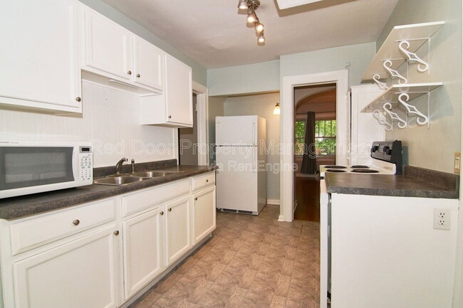 Building Photo - 6055 Central Ave