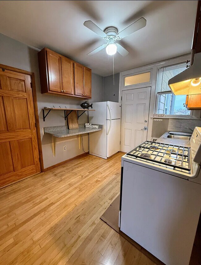 Building Photo - 6010 W Seminole St