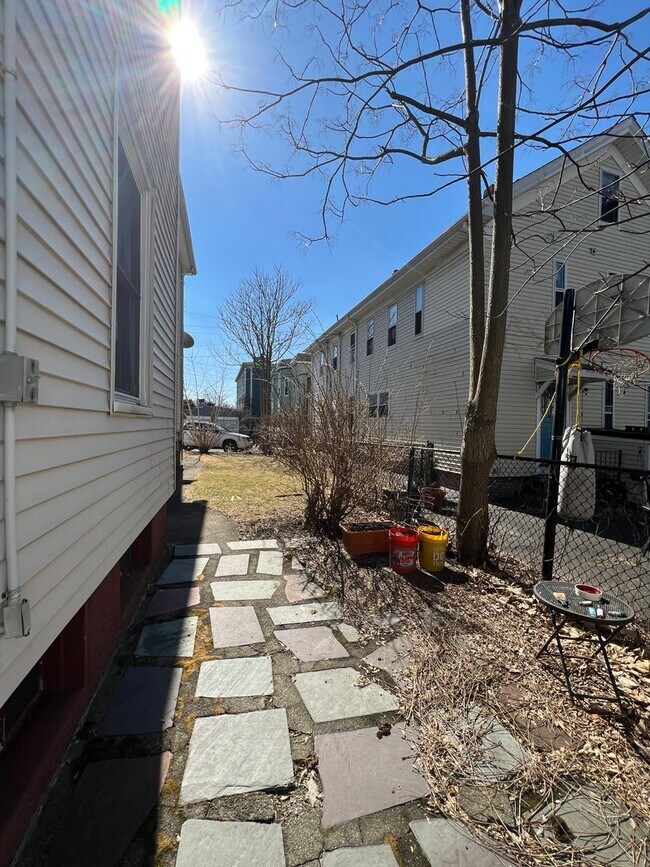 Building Photo - 7 Craigie Terrace