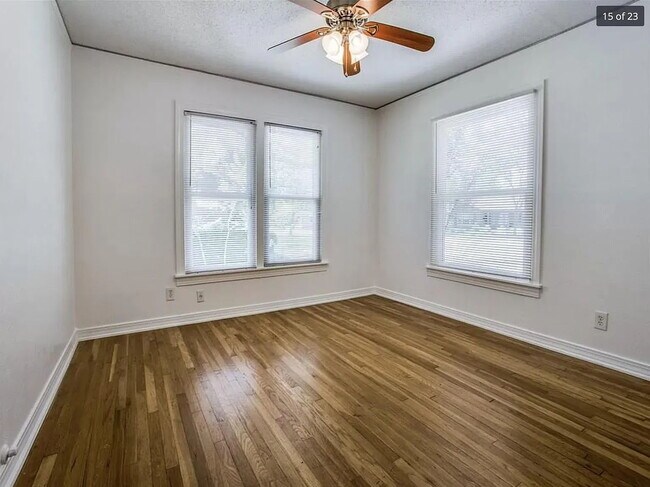 Building Photo - Darling 5 bedroom Home Near TCU. Available for 2026-2027!