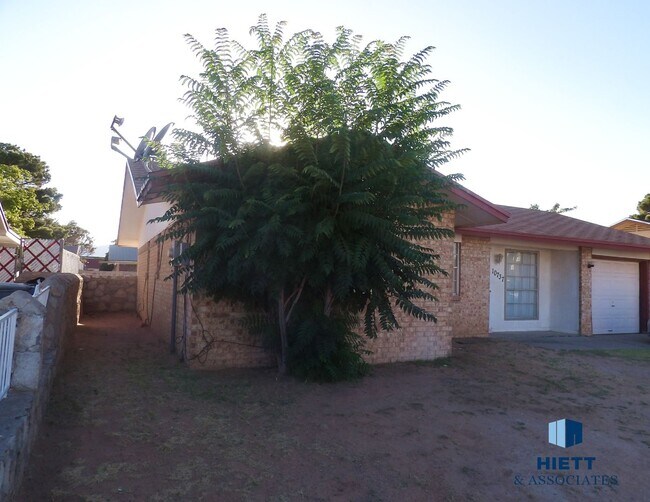 Building Photo - Great move in ready home close to Ft. Bliss