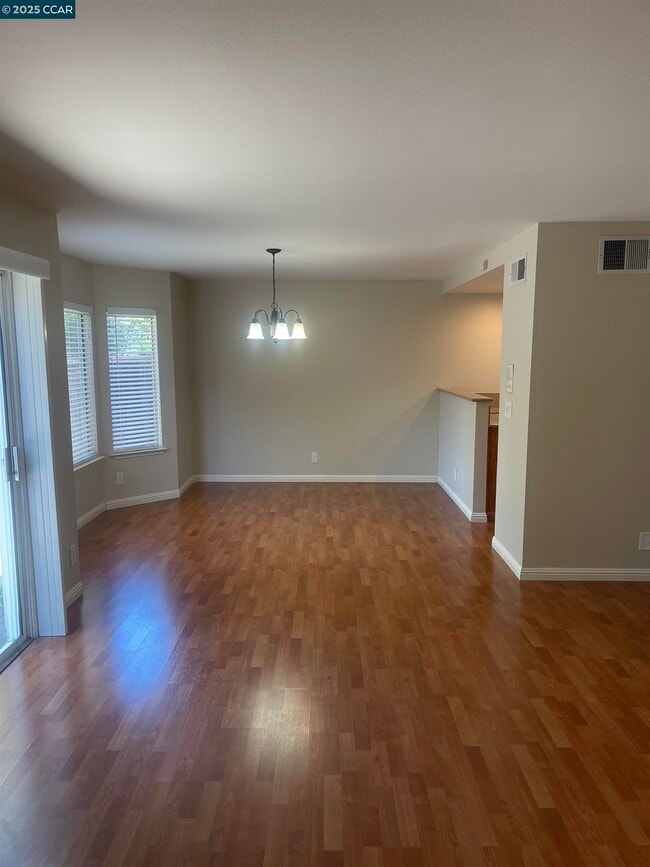 Building Photo - 658 S Blackbrush Ln