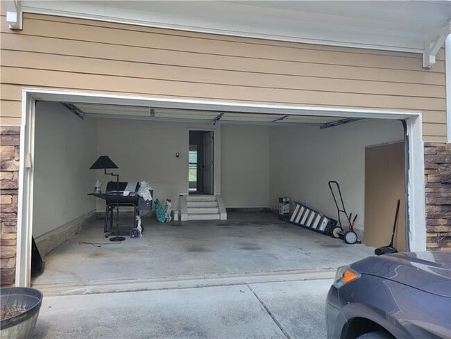 Building Photo - 2143 Worrall Hill Dr