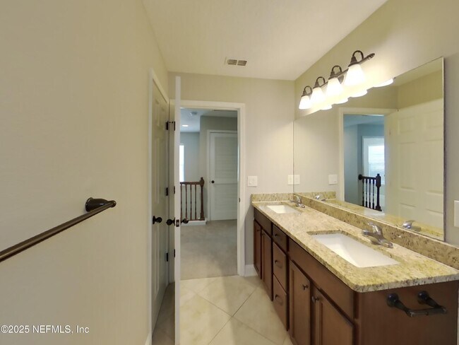 Building Photo - 523 Meldrum Ln