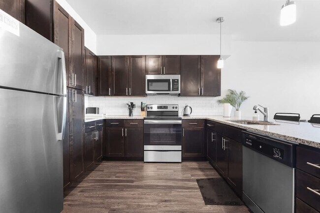 Building Photo - 8506 Westfield Blvd