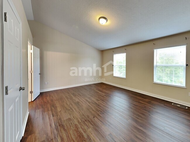 Building Photo - 7233 Hillmont Dr