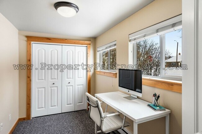 Building Photo - 215 N Quaw Blvd
