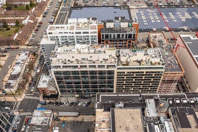 Building Photo - 160 1st St