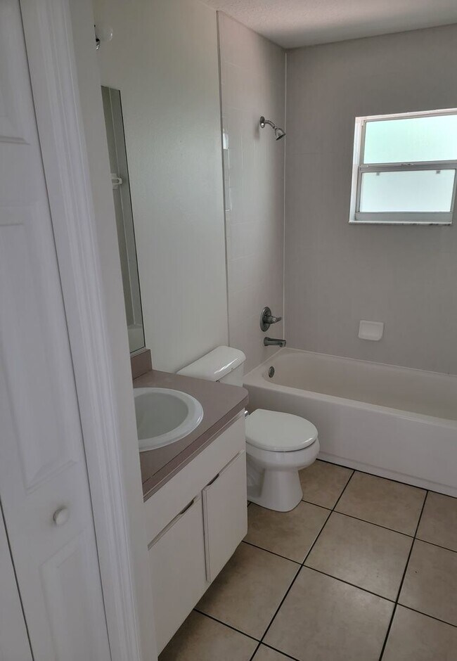 Building Photo - 8464 N Bolder Dr