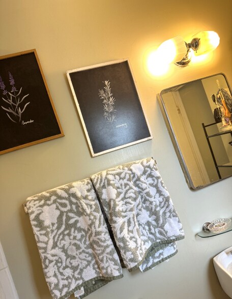 Building Photo - 529 Whitham Ave