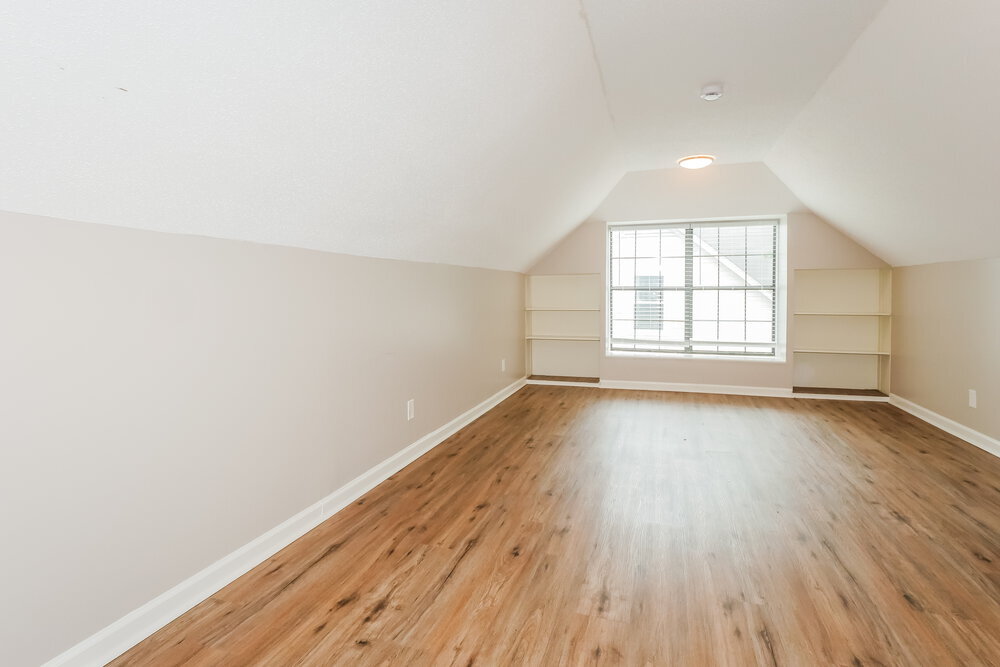 Building Photo - 7733 Deerfield Trce