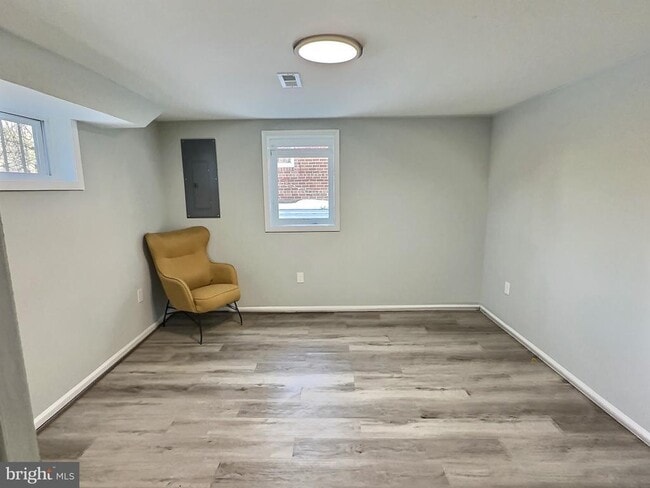 Building Photo - 2913 Fairlawn St