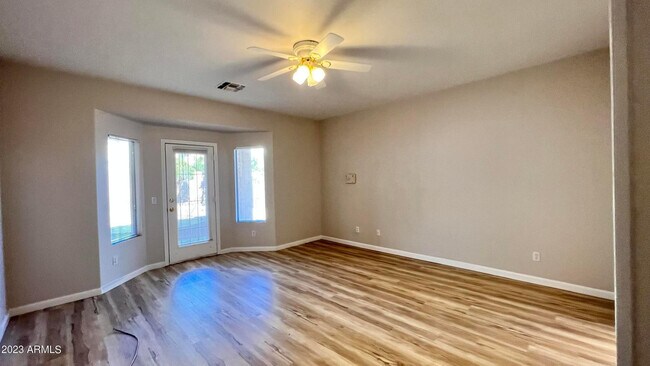Building Photo - 495 N Bluejay Dr