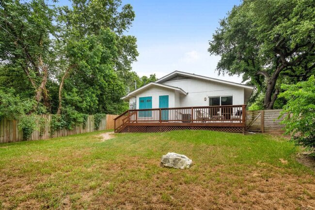 Building Photo - 802 Ramble Ln