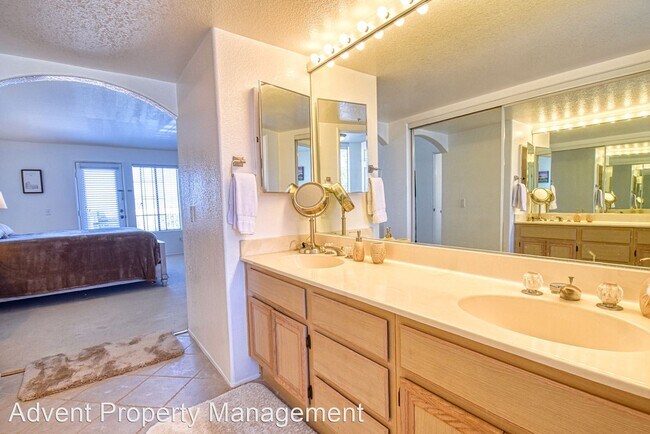 Building Photo - 16430 Avenida Venusto