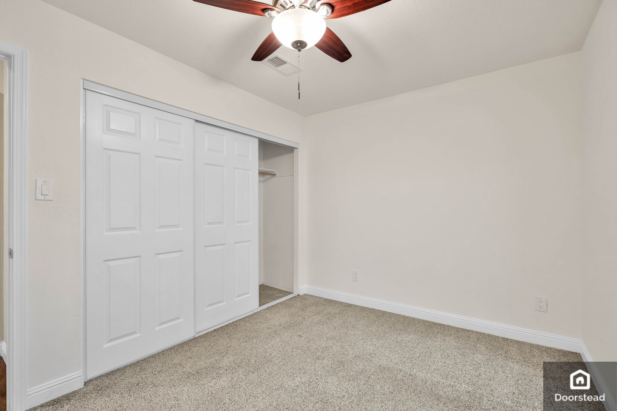 Building Photo - 1714 Somerset Pl