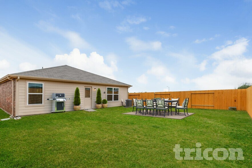 Building Photo - 416 Palomino Stand Dr