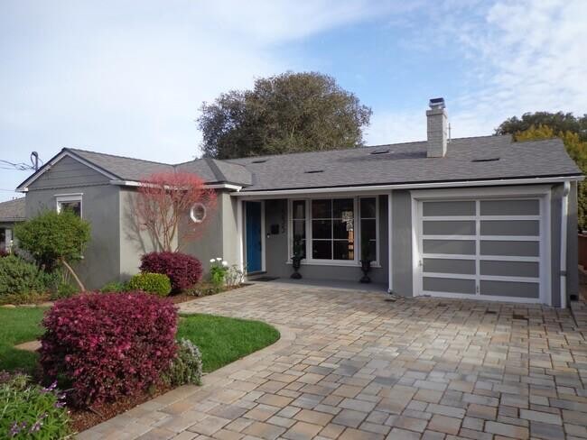 Building Photo - 535 Bayview Ave