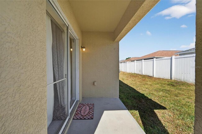 Building Photo - 11812 Lynmoor Dr