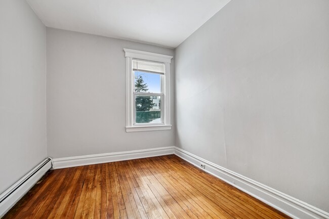 Building Photo - 78 W 6th St