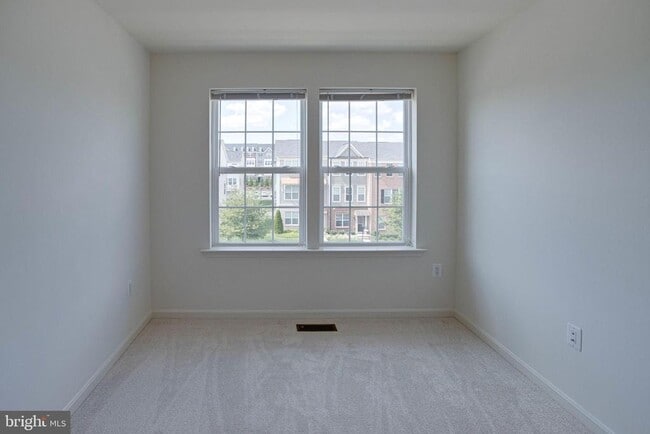 Building Photo - 25636 Pleasant Valley Rd